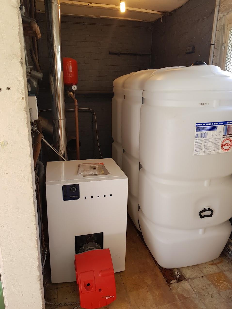 chudiere-fioul Installation d'un adoucisseur regeneration proportionnel monobloc Van Marcke Pro Compact 2 IP et d'une chaudière à condensation gaz Weishaupt WTC-GW/GB avec production d'eau chaude sanitaire intégrée